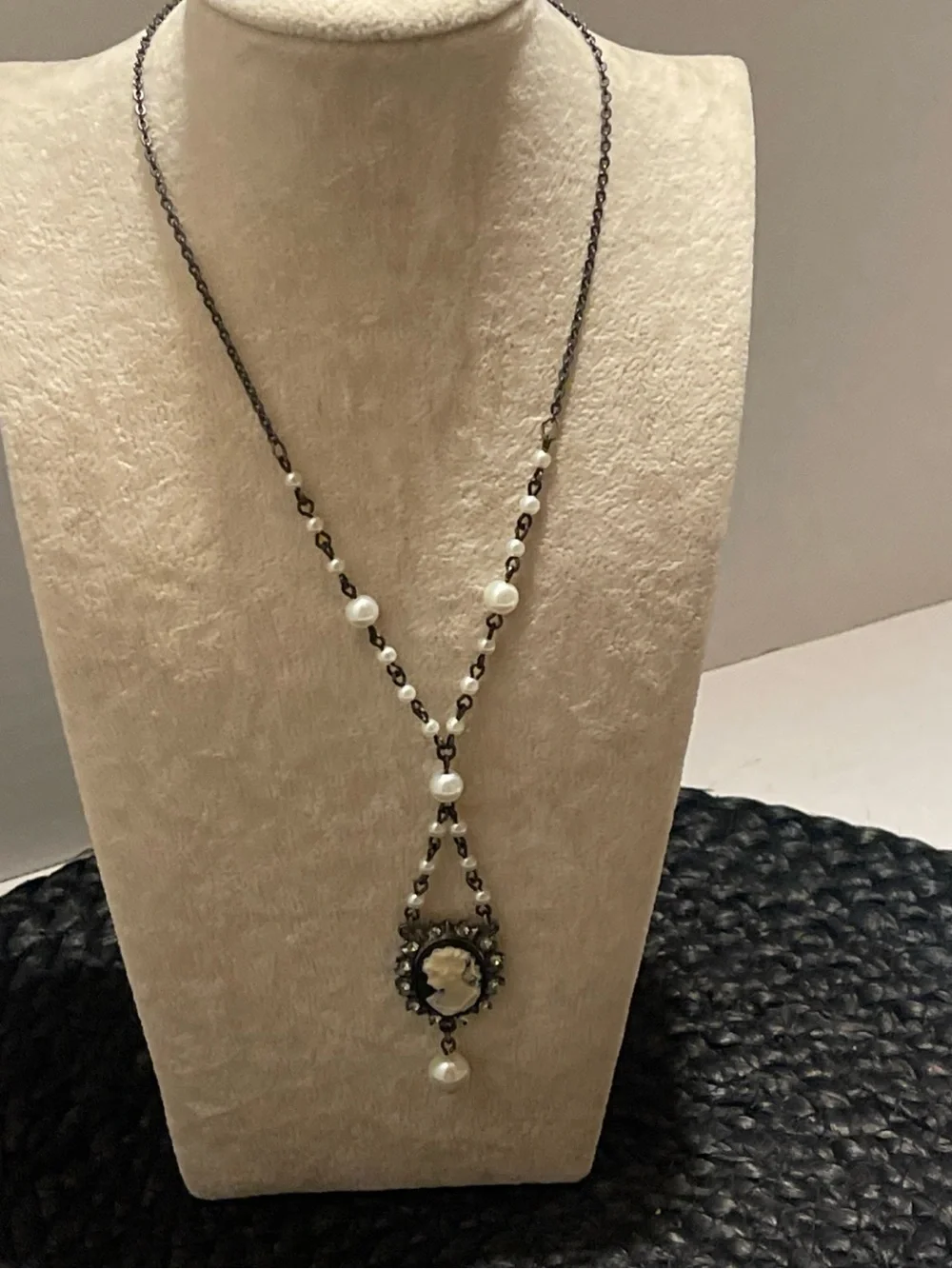 Pearl Drop Cameo Pendant Necklace - Women Jewelry 1928